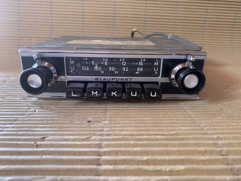 ▷▷ Radio cassette auto antiguo